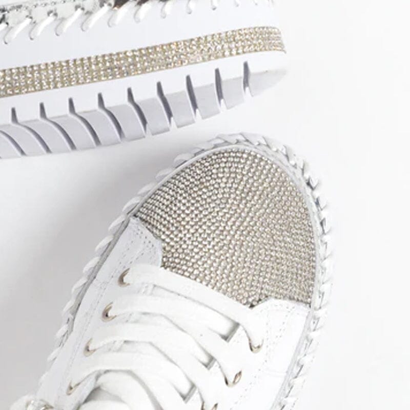 Zapatillas plateadas brillantes: combina estilo y comodidad para el día a día